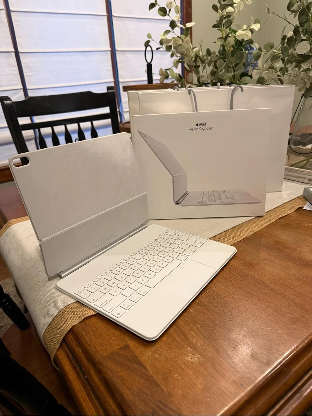 Apple iPad Magic Keyboard - White